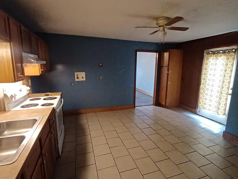 154 Williams St #B — Photo 2