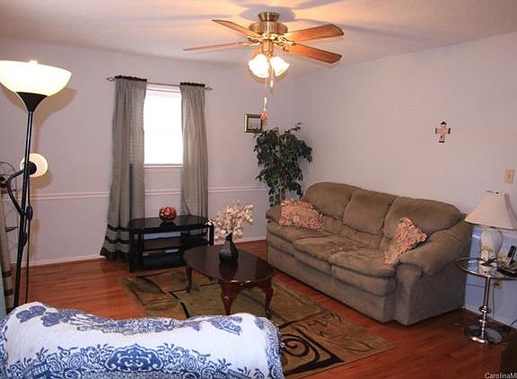 4th image of 2610 Pine Forest Dr