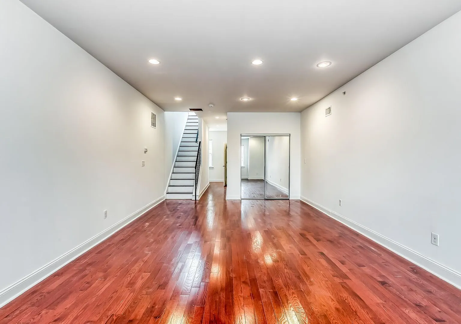 3 bed, $3,650 — Photo 2