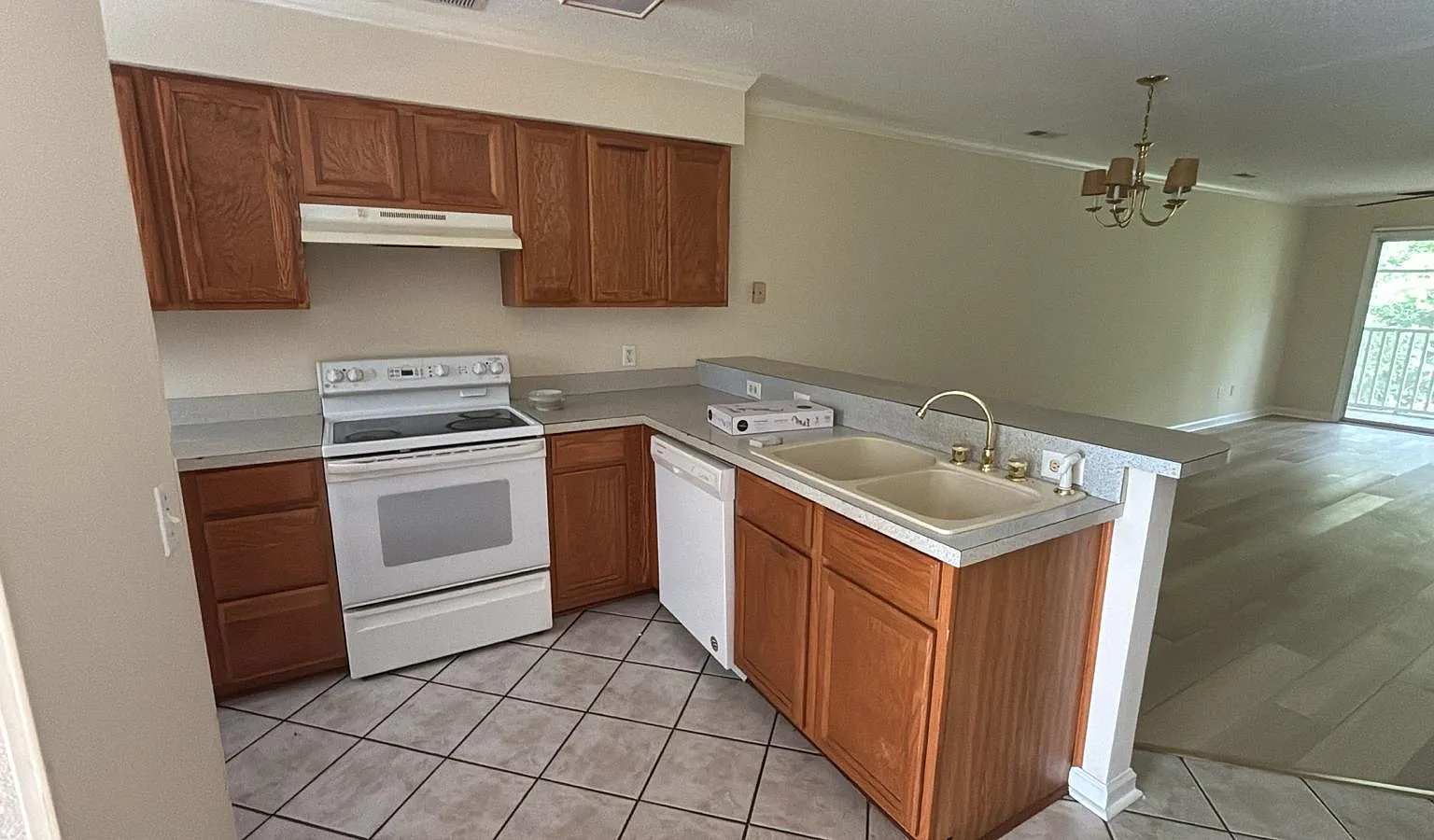 2 bed, 10 sqft, $1,450 — Photo 3
