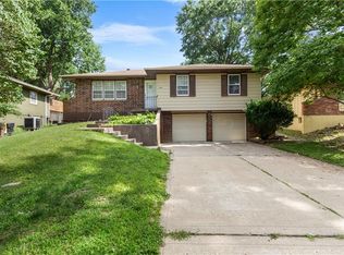 6911 NW 76th Pl, Kansas City, MO 64152