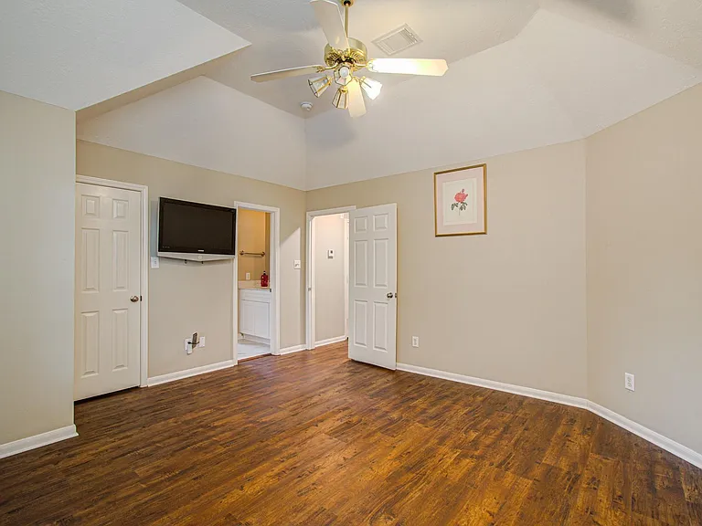 12427 Shadycrest Dr — Photo 32