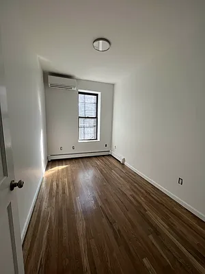 Rented by Standard Living Realty Inc | media 17