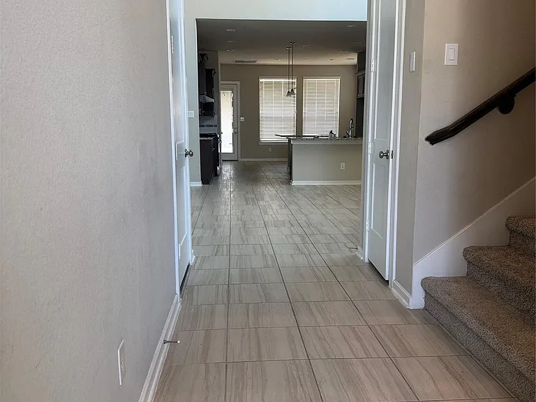 21535 Reserve Hill Ln — Photo 4