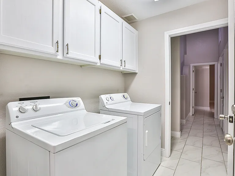 7705 Rockfield Dr — Photo 26
