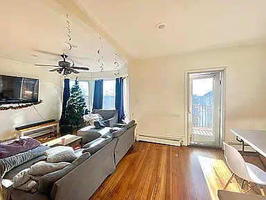 7 bed, 9999 sqft, $10,675 — Photo 4
