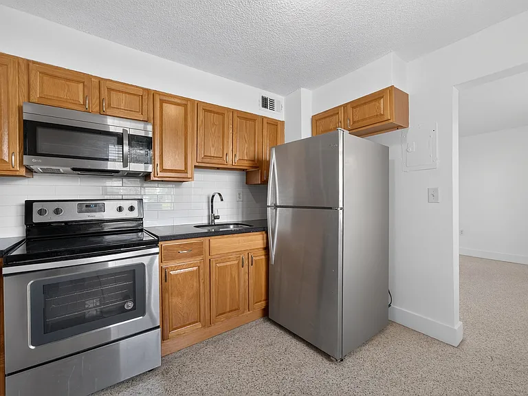 2726 SW 21st St #103 — Photo 1
