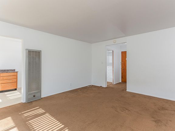 2nd image of 2899 Jackson St APT 4