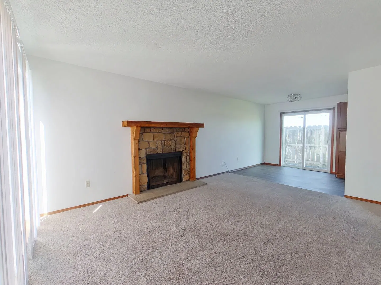 3958 N Garland Apt 2 — Photo 2