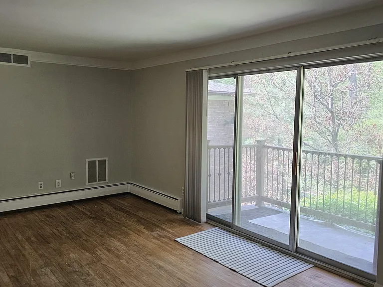 1253 Island Dr #202 — Photo 2