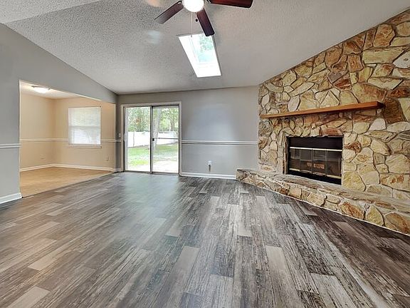 3rd image of 2626 Pinewood Blvd S