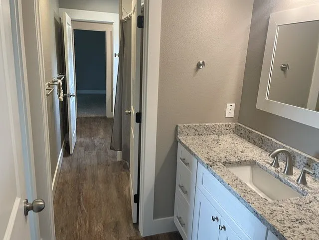 Upstairs jack and jill bathroom.