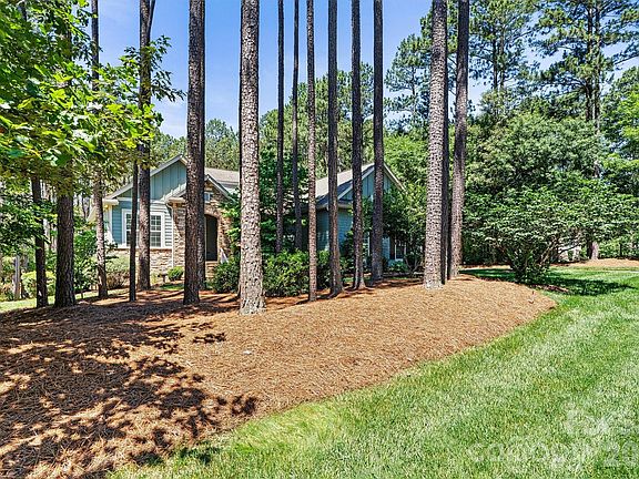 4th image of 108 Heron Cove Dr