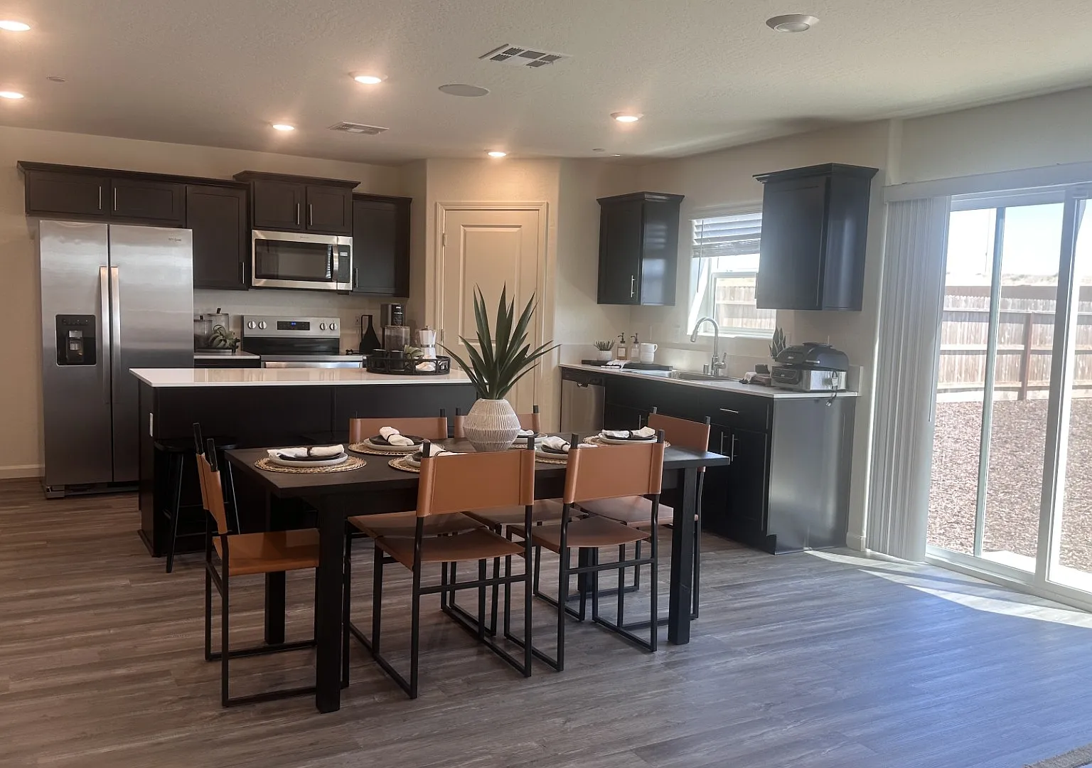 4 bed, 1775 sqft, $700 — Photo 2