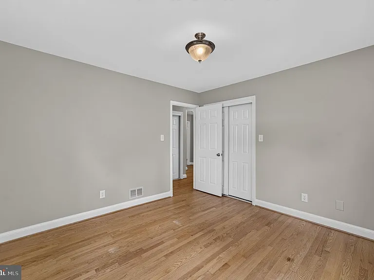6443 Walters Woods Dr — Photo 35