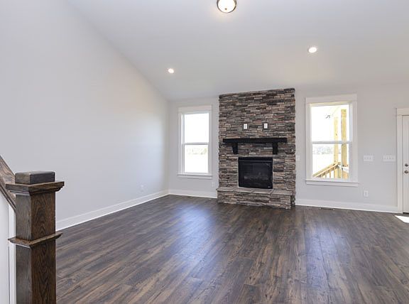 3rd image of 1231 Cotillion Dr