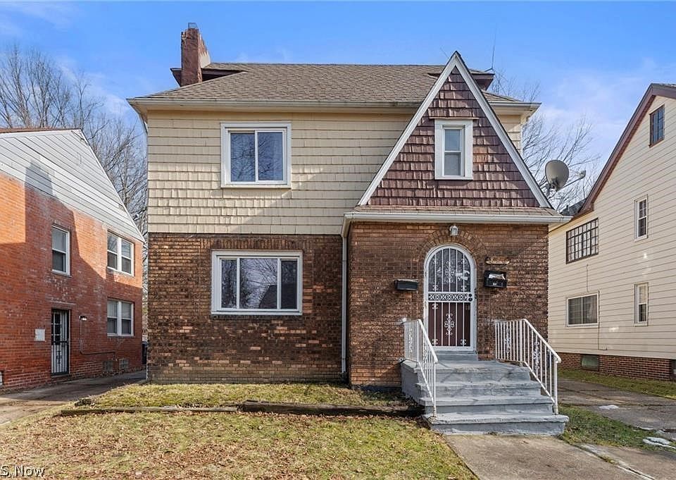1st image of 876 Eloise Dr