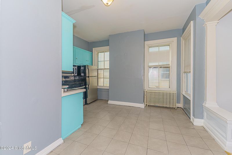 4th image of 130 5th Avenue