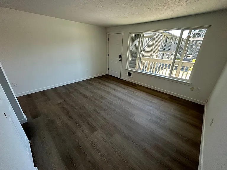 Greenwood Apartments — Photo 43