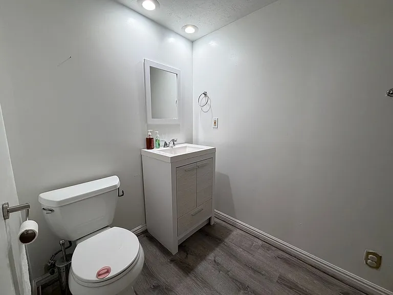 2080 E Debeers Dr — Photo 6