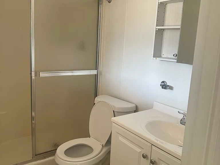 5212 N 67th Dr — Photo 2