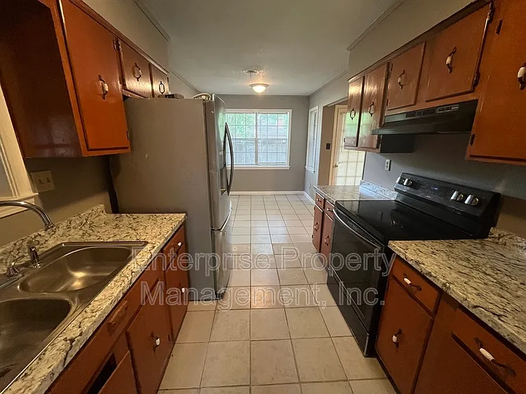 6124 Chinaberry Dr — Photo 9