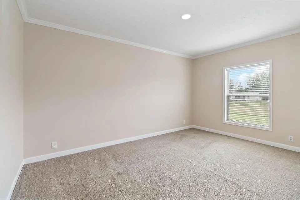 52 Vacation St - 1 — Photo 3