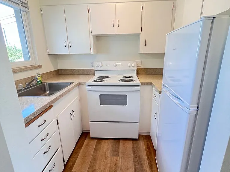624 E Nelson Rd — Photo 3