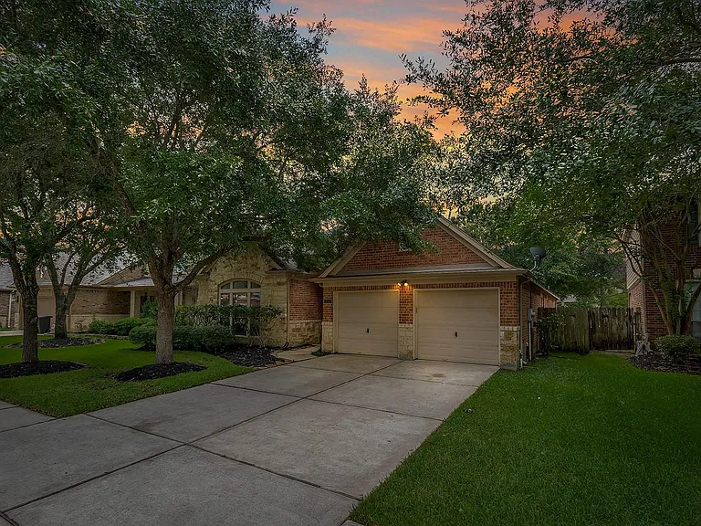 3711 Rocky Ledge Ln — Photo 2
