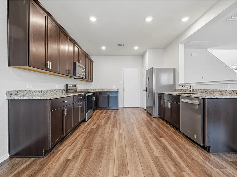 316 Stone Water Ln — Photo 8