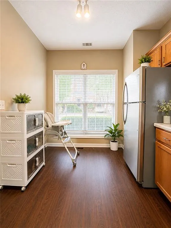 2 bed, 2.5 bath, 1252 sqft, $1,700 — Photo 4