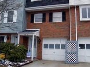205 Greenwood Dr, Canonsburg, PA 15317