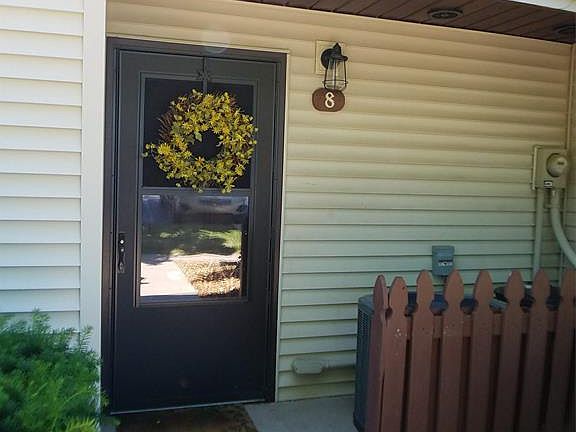2nd image of 8 Wilshire Heights Dr