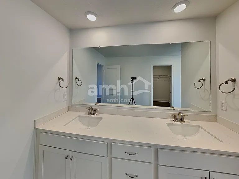 9022 Henley Ave — Photo 9