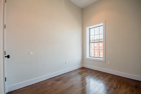 Rented by Nooklyn NYC LLC | media 32