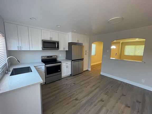 2nd image of 1425 N Broadway N #D