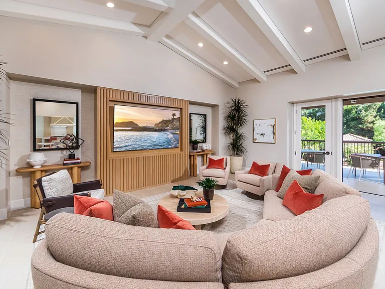 Portola Place Apartment Homes — Photo 8