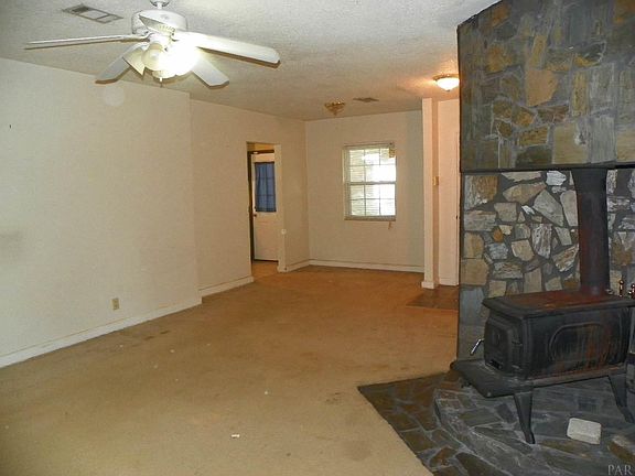 4th image of 19 Todd Dr