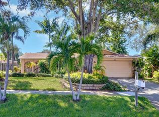 8336 Monarch Cir, Seminole, FL 33772