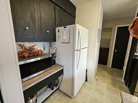 3rd image of 53 Garden Valley Dr