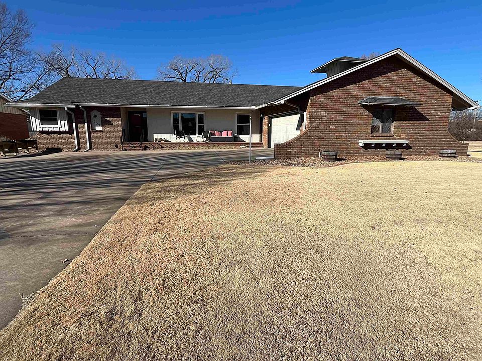 1st image of 307 Willow Rd