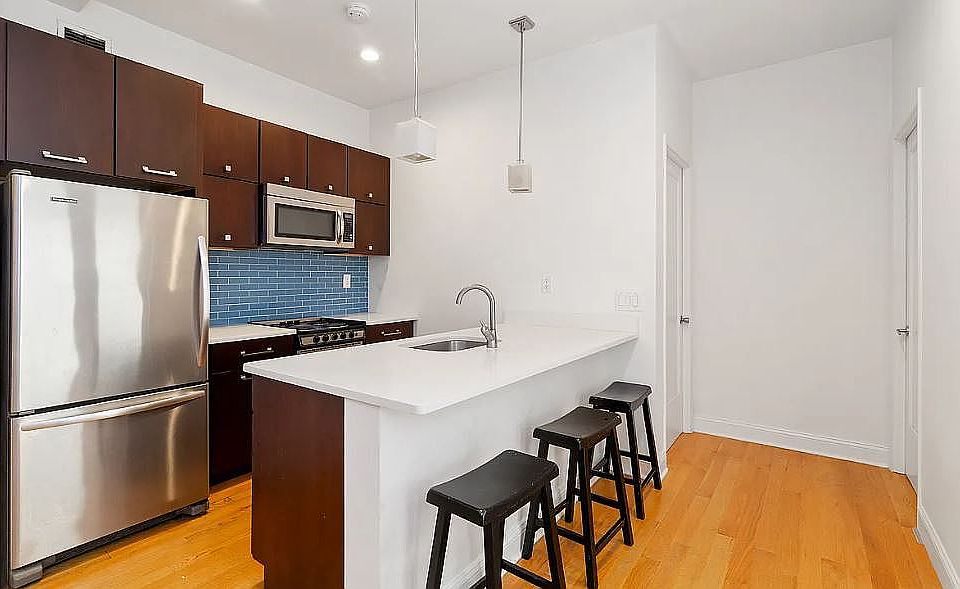 1st image of 577 2nd Ave APT 52