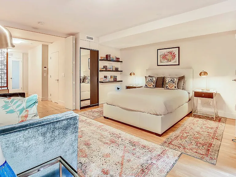 206 E 20th St #TOWNHOUSE — Photo 41