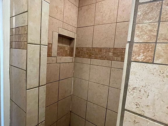 5th image of 216 Orangeview Ln APT 8