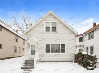 3260 W 43rd St, Cleveland, OH 44109
