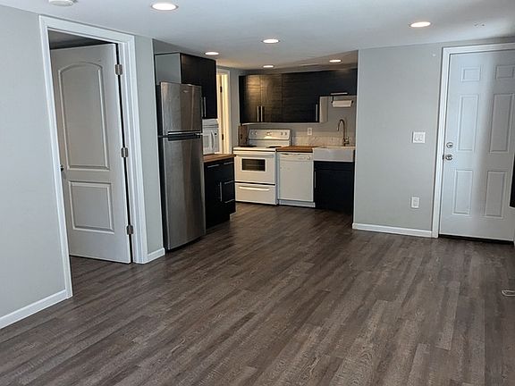 3rd image of 1629 W Beach Ave #1R