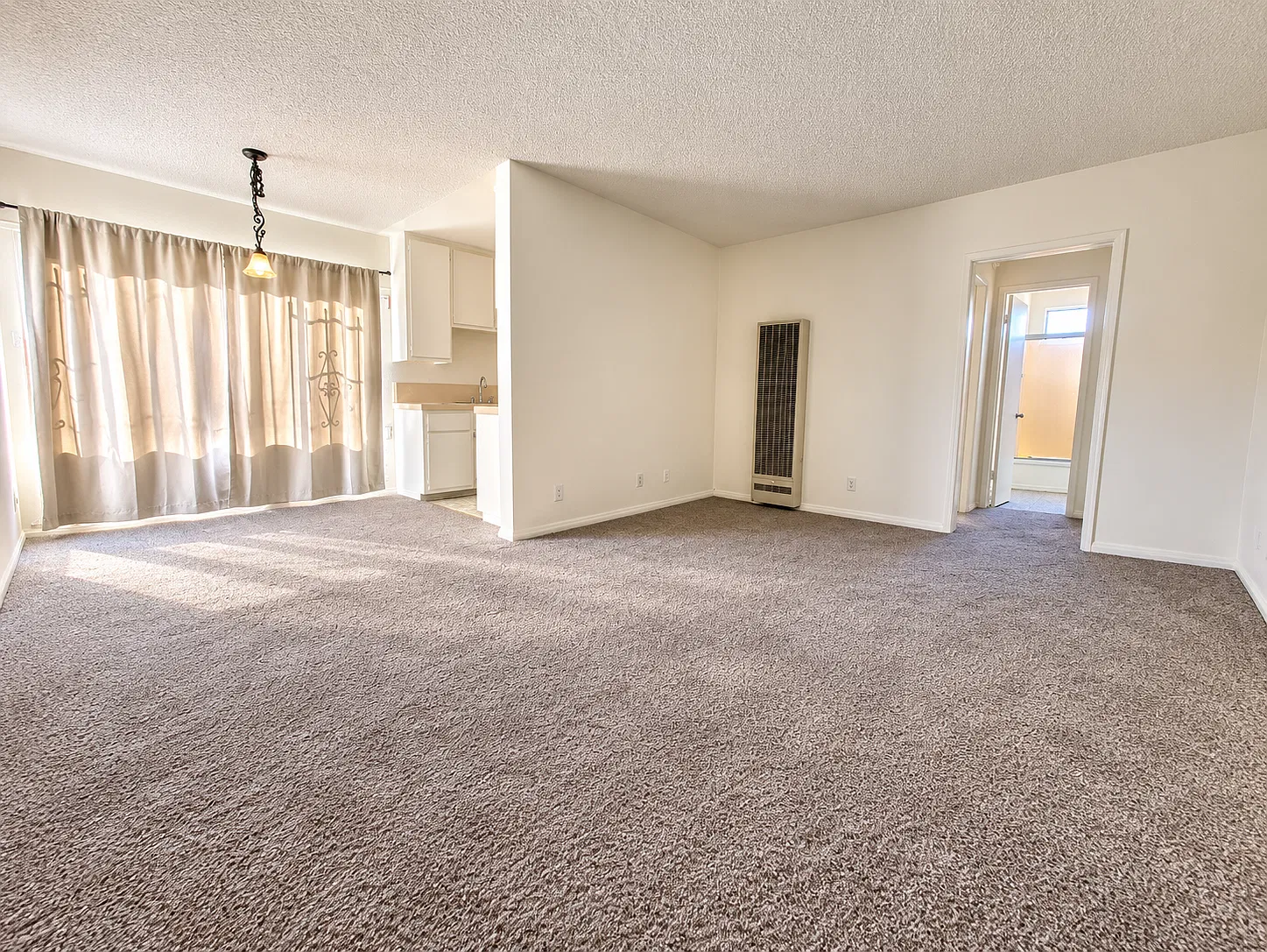 1 bed, 700 sqft, $1,995 — Photo 3