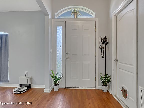 5th image of 697 Peachtree St