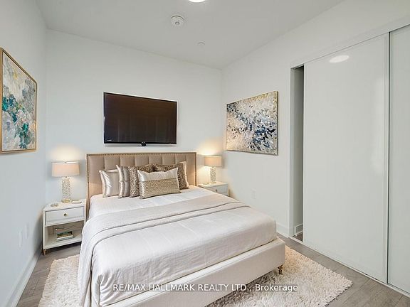 5th image of 225 Malta Ave S #408