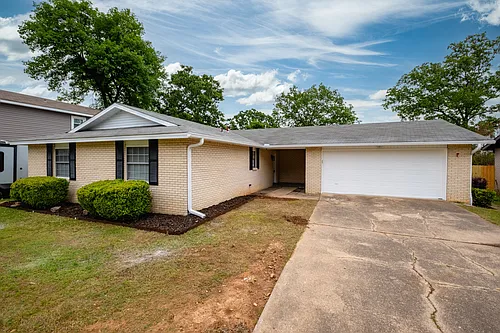 16 Helen Dr Photo 1